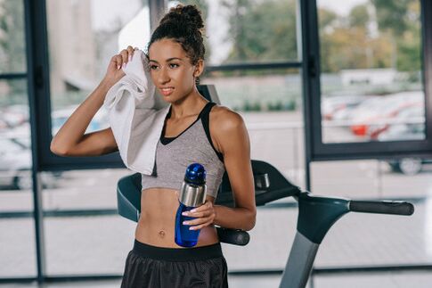 Hoạt động thể chất với chế độ ăn kiêng protein